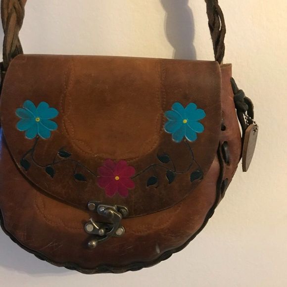 Hollywood Trading Co. Vintage Leather Bag - Picture 2 of 4